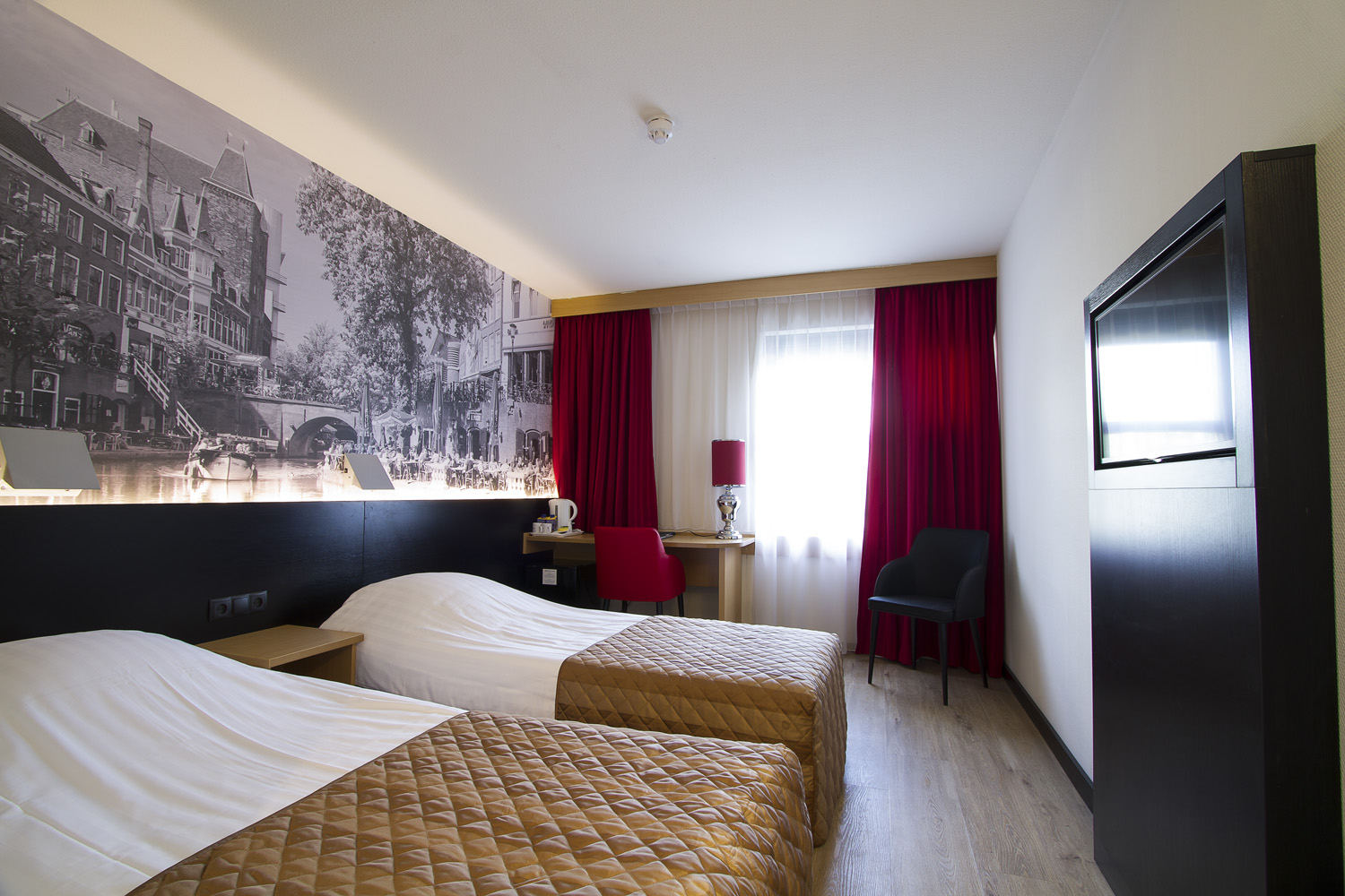Bastion Hotel Utrecht 100 Best Price Bastionhotelscom - 