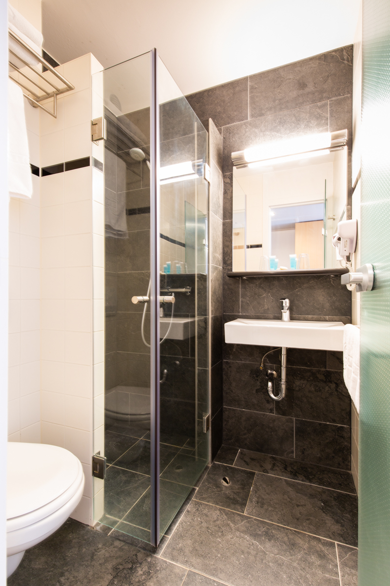 Bastion Hotel Leiden Oegstgeest - Baño
