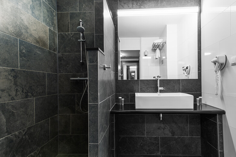 Deluxe bathroom