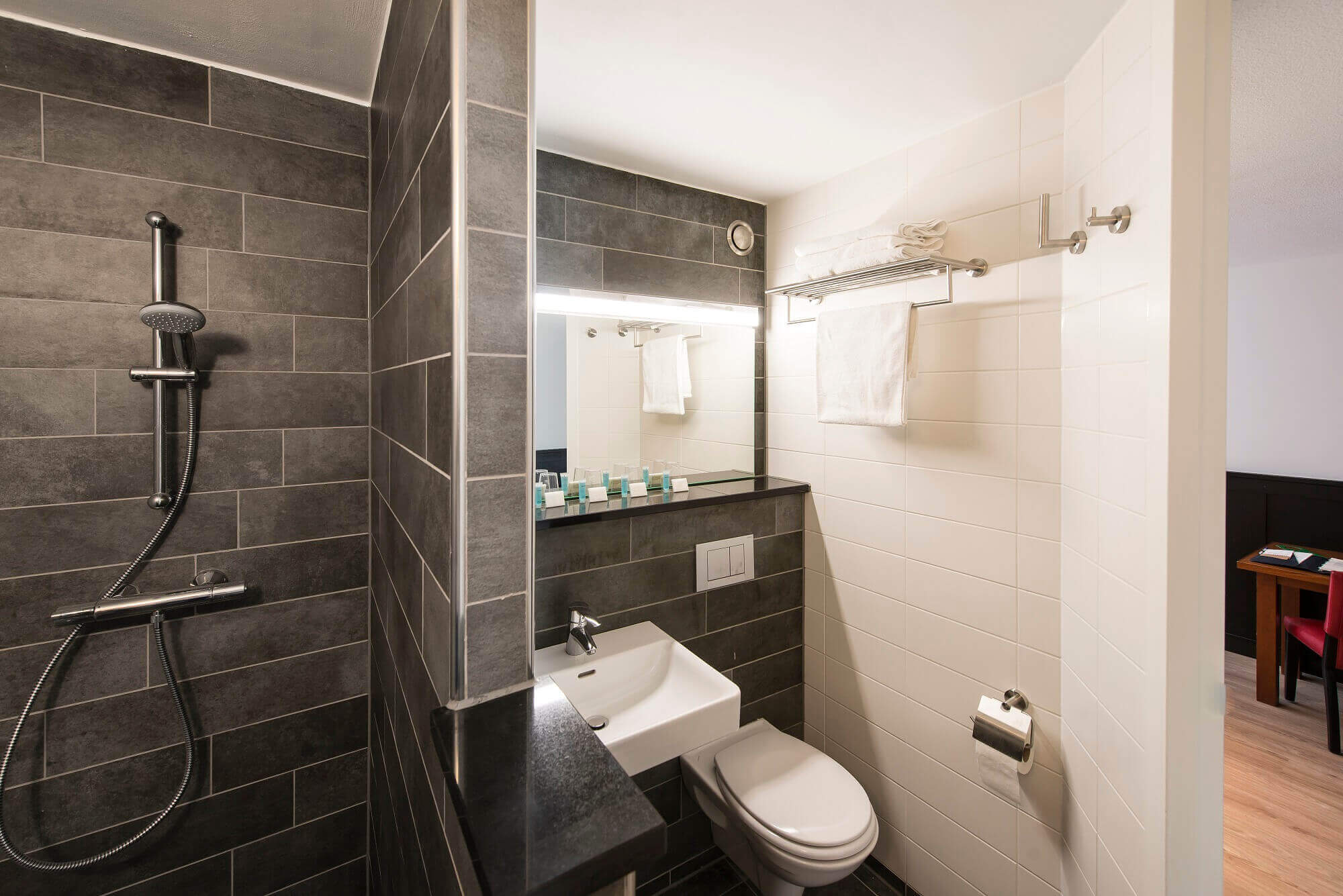 Bastion Hotel Maastricht - Suite familiar - Baño