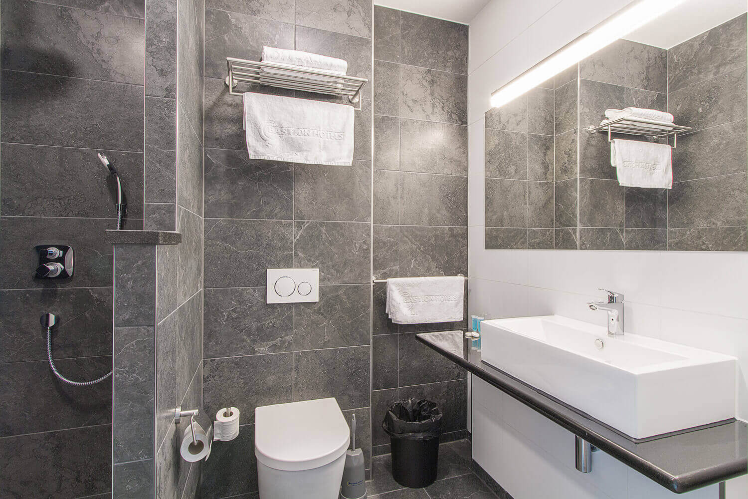 Bastion Hotel Eindhoven - Deluxe Badkamer