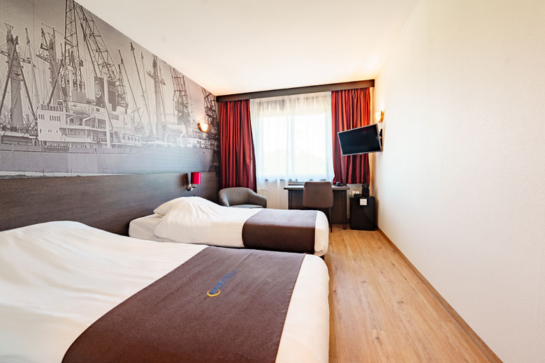 Comfort room in Bastion Hotel Rotterdam Zuid, with two single beds