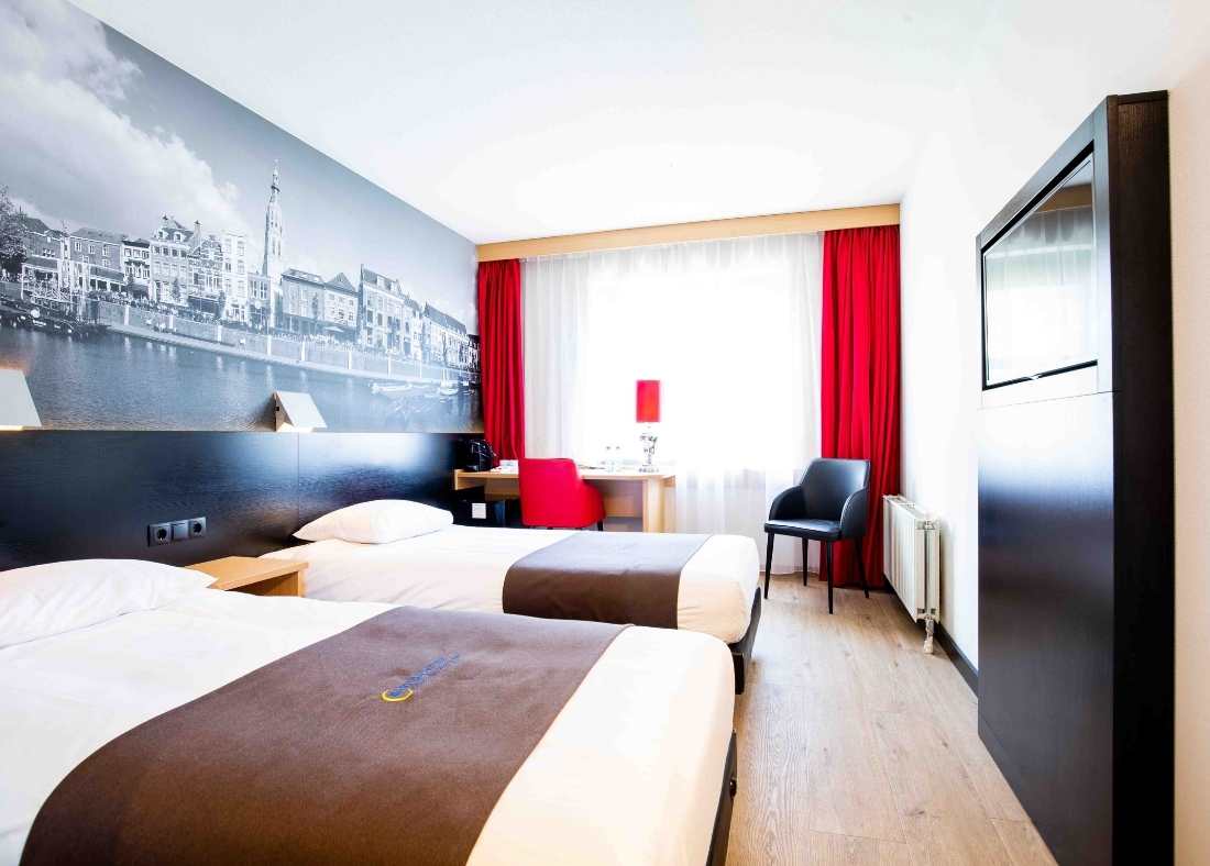 Habitación confort en el Bastion Hotel Breda con dos camas individuales