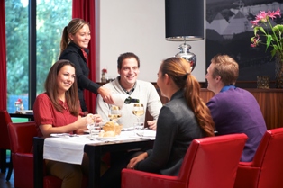 Gezellig samen bij Bastion Hotels